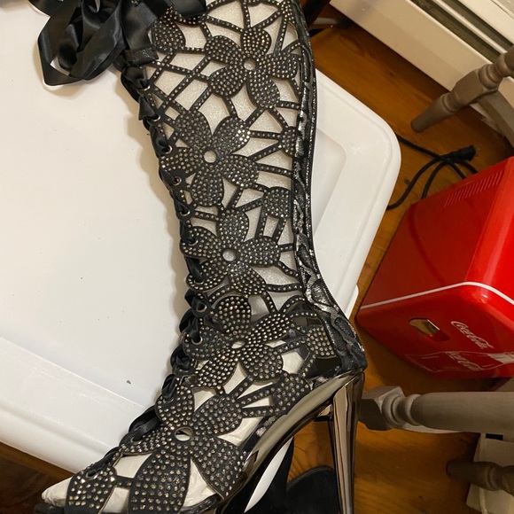 Boots - Picture 11 of 15